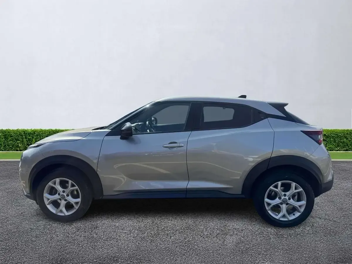 Used Nissan Juke N-Connecta 114 HP (83 kW) 2022 Silver SUV