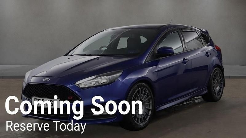 Used Ford Focus ST 250 HP (183 kW) 2015 Blue Hatchback