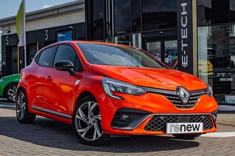 Valencia orange Used 2023 Renault Clio V RS Line Hatchback | £15,495 (Fair price) - Image 1/4