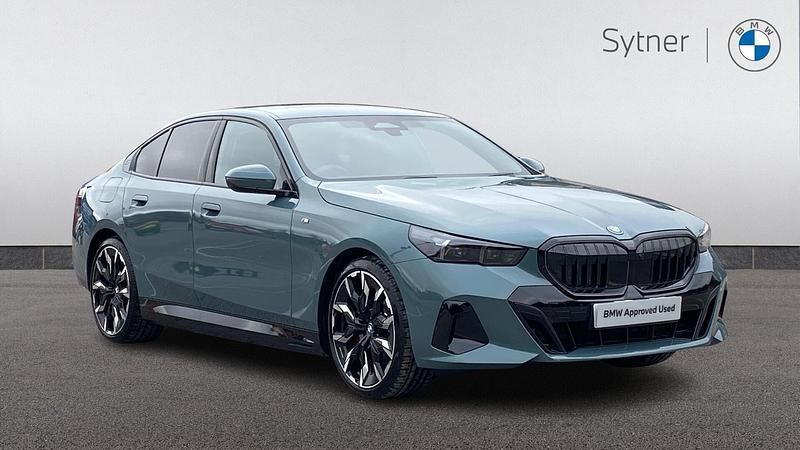 Green New 2025 BMW 530e M Sport | £58,500 (Good price) - Image 1/4