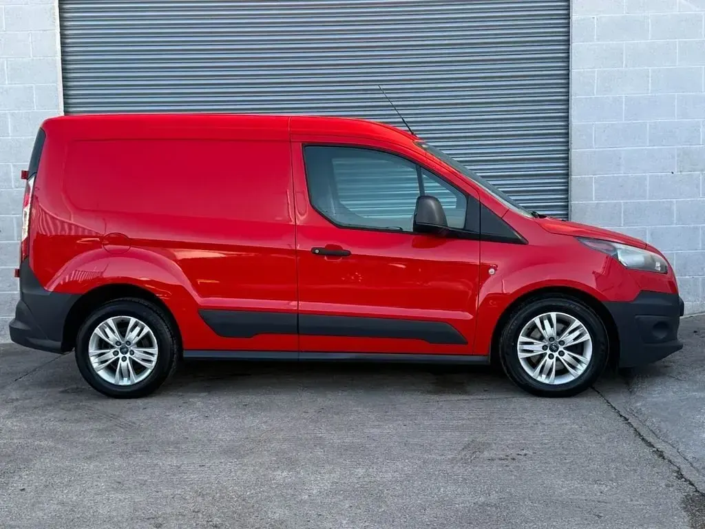 Usado Ford Transit Connect 75 HP (55 kW) 2016 Vermelho Monovolume