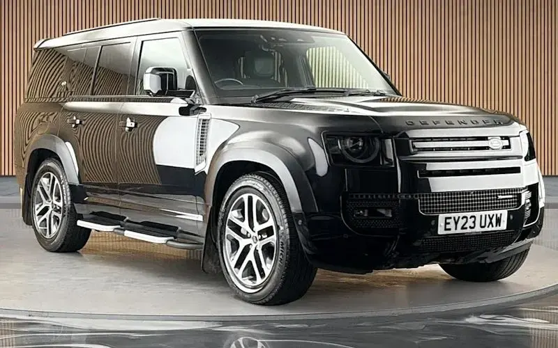 Used Land Rover Defender HSE Dynamic 300 HP (220 kW) 2023 SUV