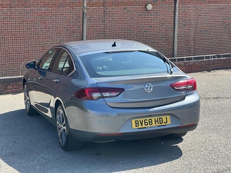 Second-hand Vauxhall Insignia SRi 2018 Gri Hatchback