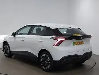 Used MG MG4 EV SE 125 kW (170 HP) 2023 White Hatchback