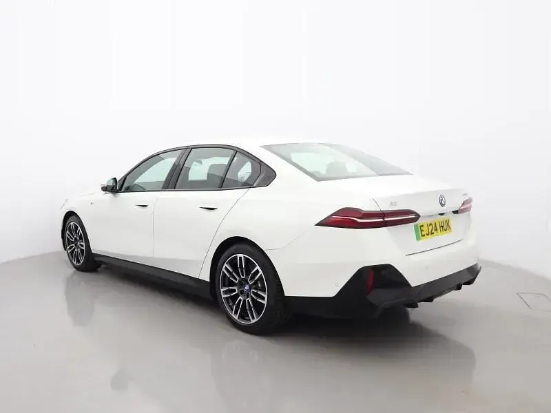 Used BMW i5 M Sport 250 kW (340 HP) 2024 White Sedan