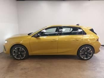 Used Vauxhall Astra Design Edition 114 kW (156 HP) 2024 Yellow Hatchback