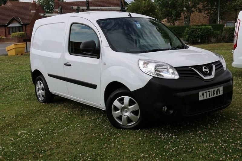 White Used 2021 Nissan NV250 Acenta Van | £9,495 (A bit pricey) - Image 1/4