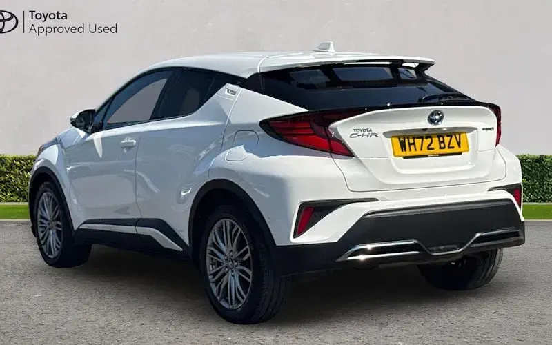 Used Toyota C-HR 184 HP (135 kW) 2023 White SUV