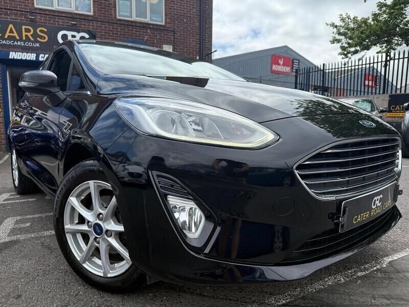 Black Used 2018 Ford Fiesta Zetec Hatchback | £7,295 (Fair price) - Image 1/4