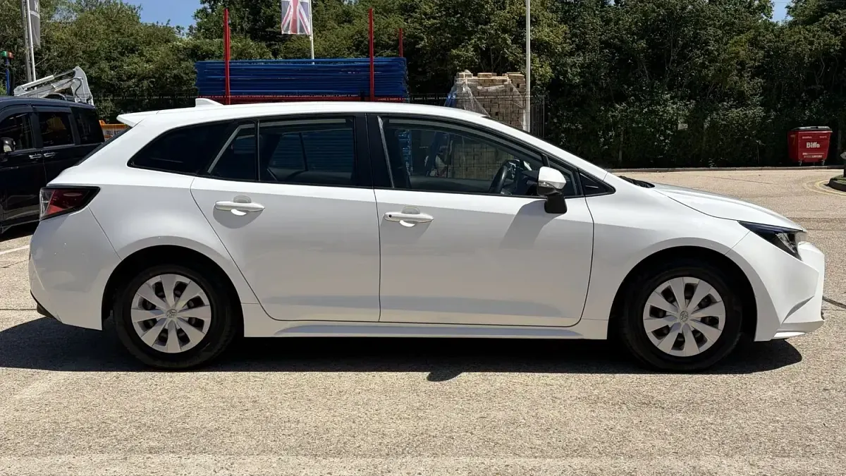 Used Toyota Corolla 2023 White Estate