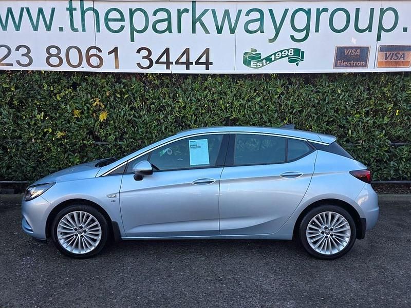 Used Vauxhall Astra Elite 150 HP (110 kW) 2016 Silver Hatchback