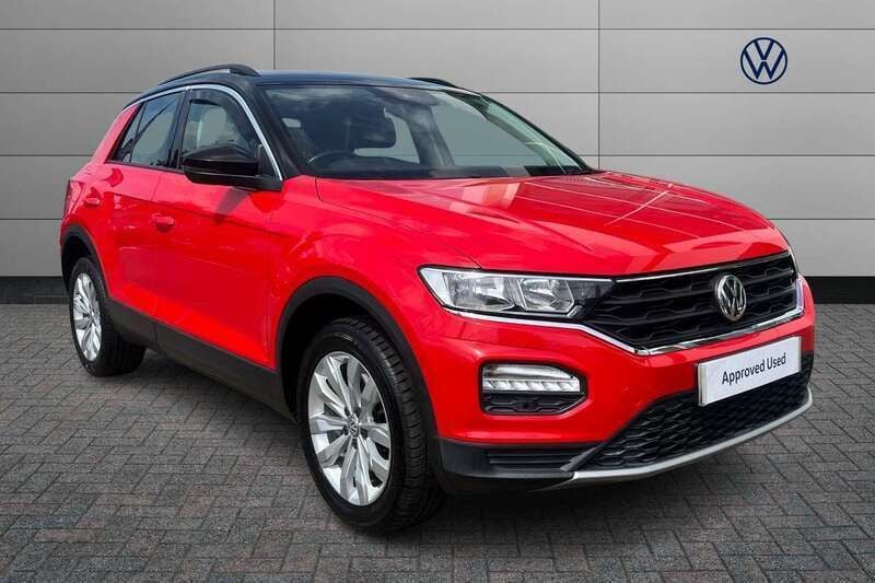 Red Used 2018 VW T-Roc SE SUV | £13,790 (Fair price) - Image 1/4