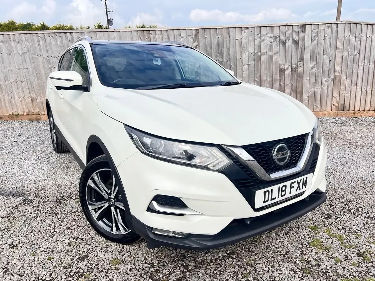 Used Nissan Qashqai N-Connecta 110 HP (80 kW) 2018 White SUV