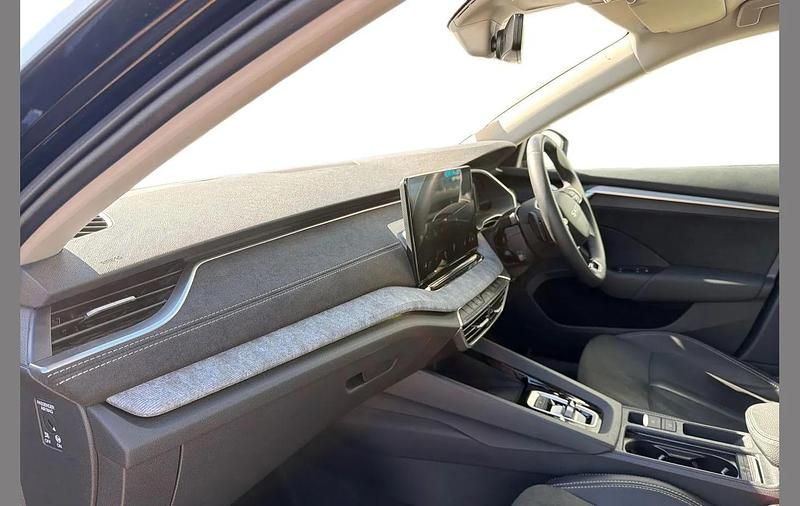 Used Skoda Octavia SE L 147 HP (108 kW) 2025 Black magic pearl effect Estate