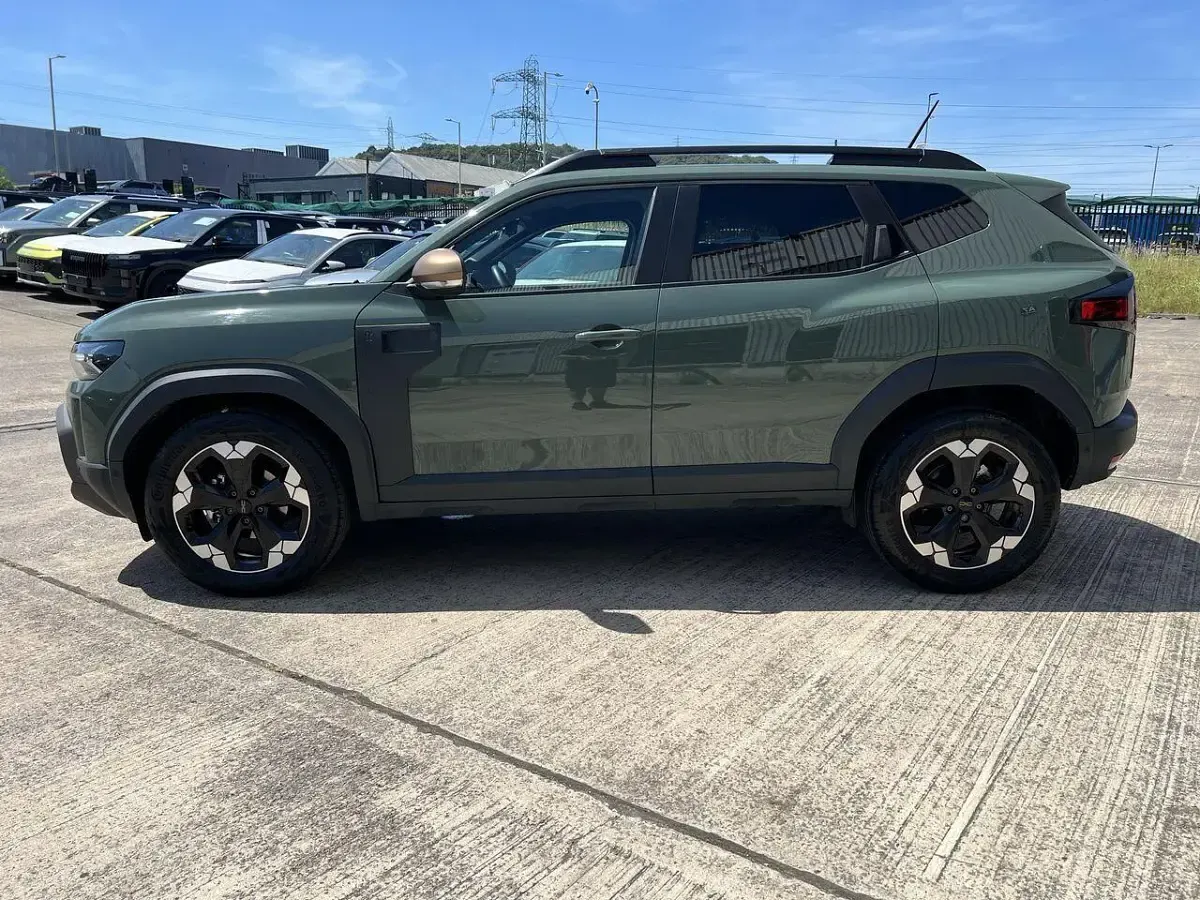 Used Dacia Duster Extreme 128 HP (94 kW) 2025 Green SUV