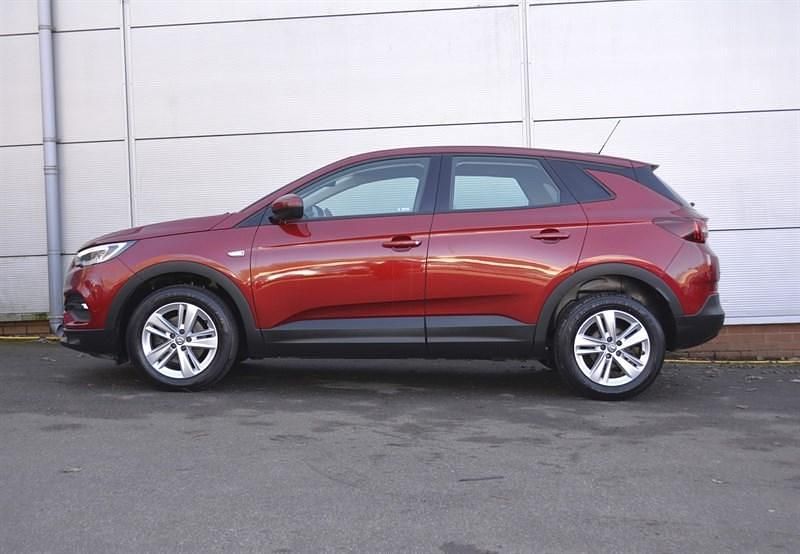 Used Vauxhall Grandland X S 130 HP (95 kW) 2018 Red SUV