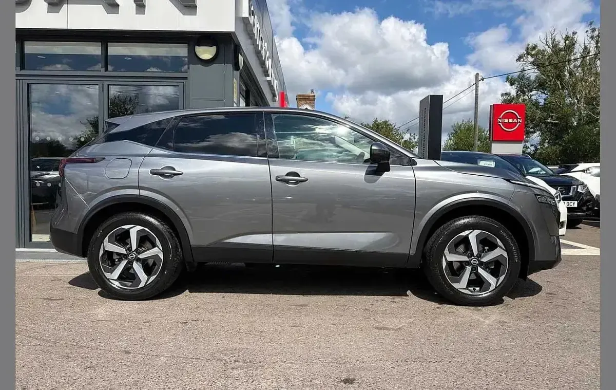 Used Nissan Qashqai N-Connecta 155 HP (114 kW) 2023 Grey SUV