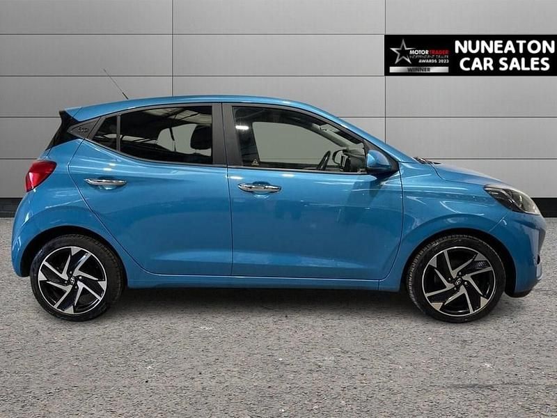 Used Hyundai i10 Premium 84 HP (61 kW) 2023 Blue Hatchback