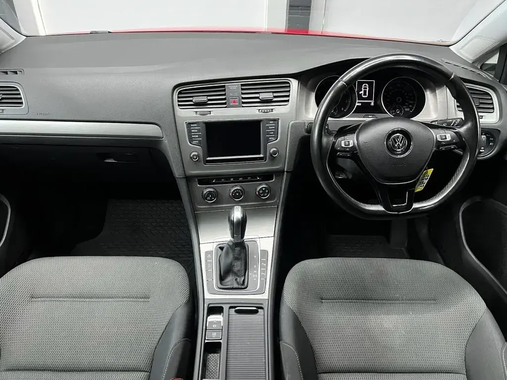 Used VW Golf VII Edition 125 HP (91 kW) 2016 Red Hatchback