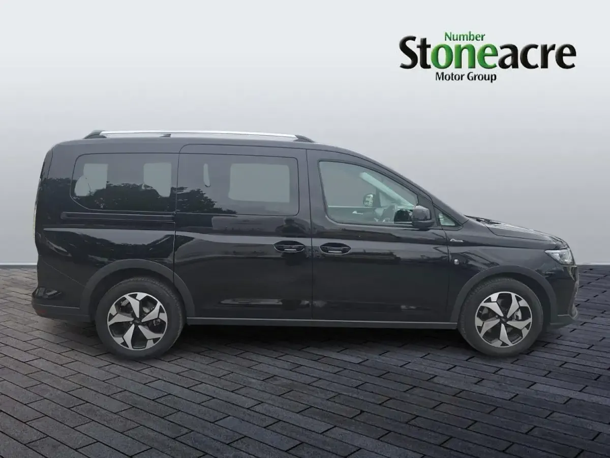 New Ford Tourneo Connect Active 150 HP (110 kW) 2026 Black MPV