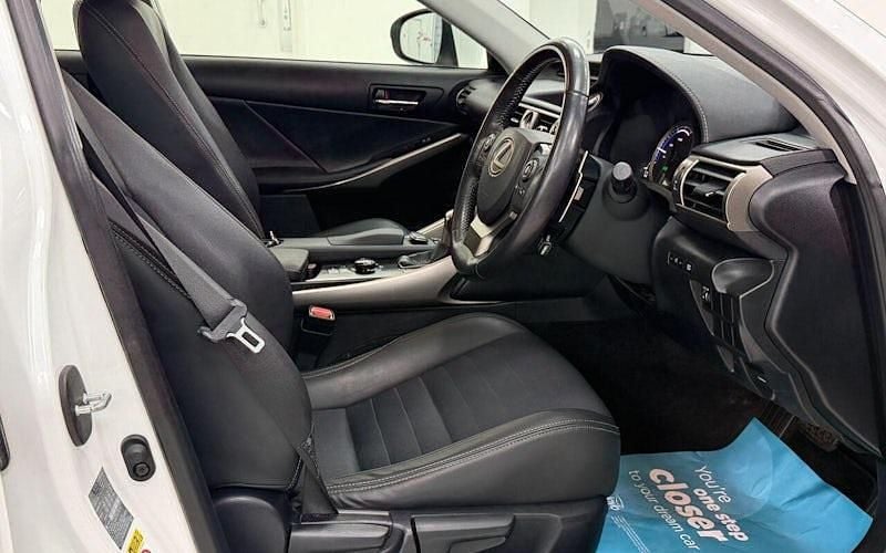 Used Lexus IS300h 223 HP (164 kW) 2016 Sedan