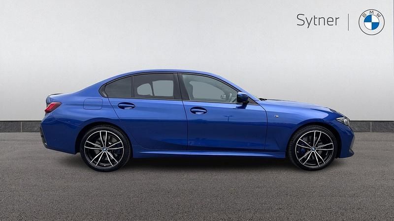 Begagnad BMW 330e M Sport 288 HK (211 kW) 2024 Blå