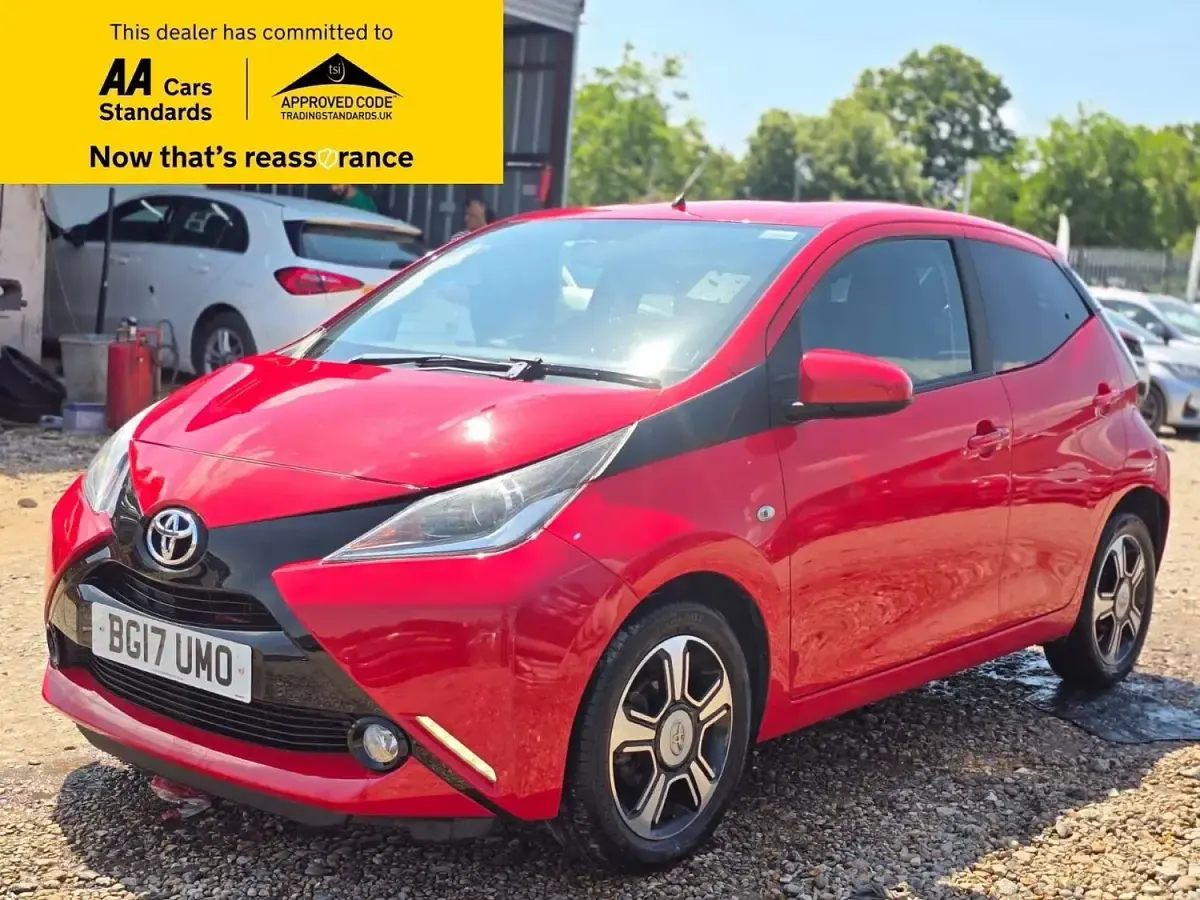 Used Toyota Aygo X-clusiv 68 HP (50 kW) 2017 Red Hatchback