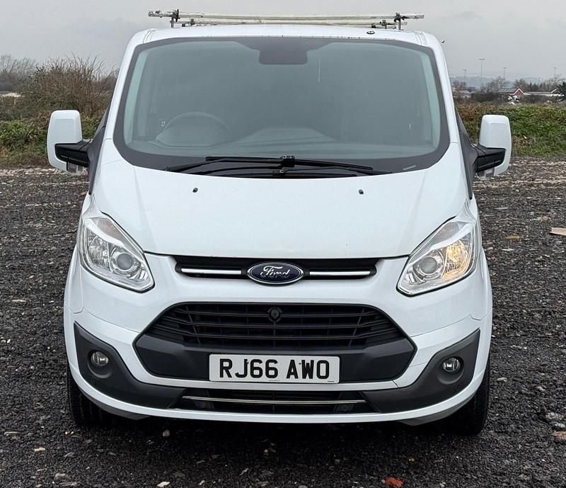 Used Ford Transit Custom Limited 170 HP (125 kW) 2016 White Van