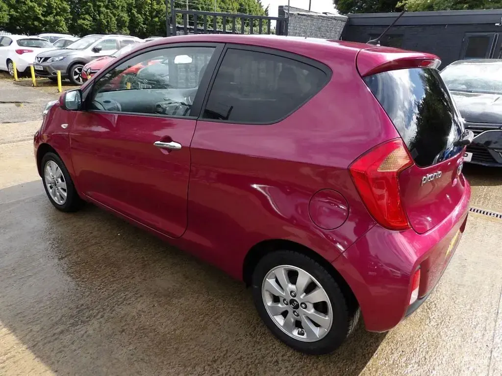 Used Kia Picanto 66 HP (48 kW) 2016 Pink Hatchback