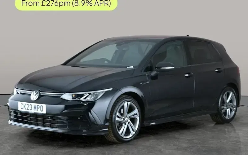 Begagnad VW Golf VIII R-line 150 HK (110 kW) 2023 Halvkombi