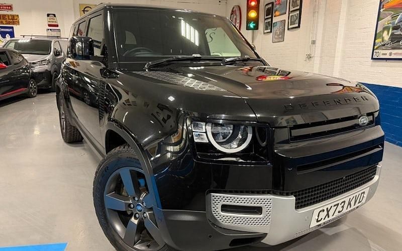 Used Land Rover Defender 249 HP (183 kW) 2023 SUV