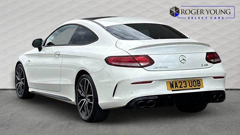 Begagnad Mercedes C43 AMG Premium Plus 2023 Vit Sportkupé