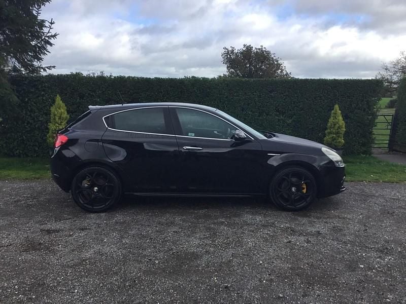 Black Used 2011 Alfa Romeo Giulietta Veloce Hatchback | £1,995 (Good price) - Image 1/4