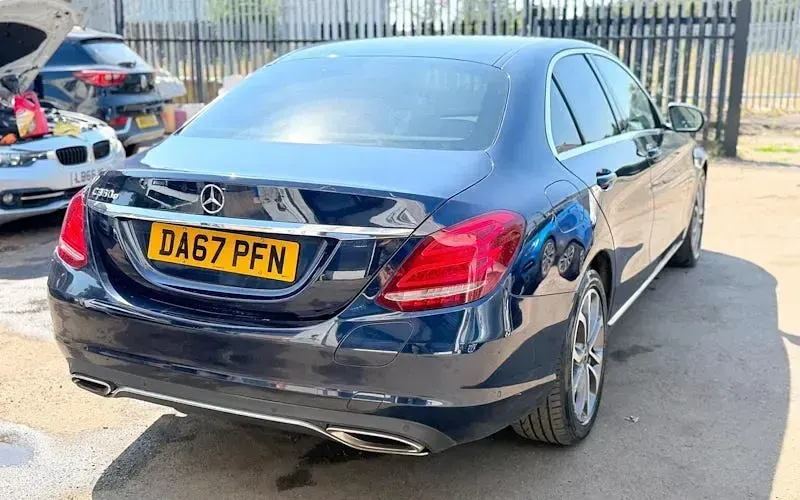 Used Mercedes C350 292 HP (214 kW) 2017 Blue Sedan