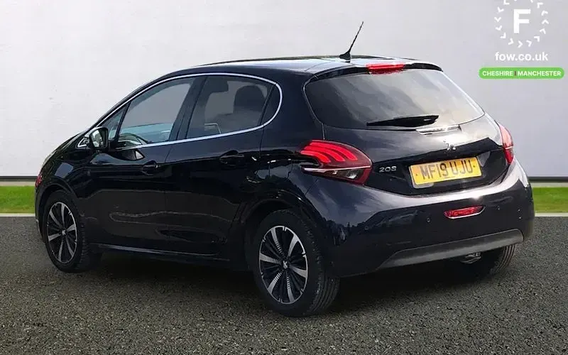 Used Peugeot 208 82 HP (60 kW) 2019 Blue Hatchback