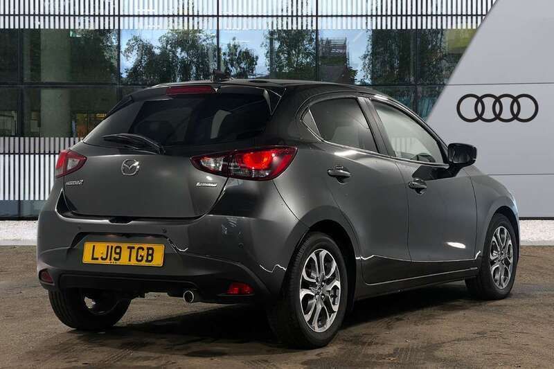 Usado Mazda 2 Inclusive 114 HP (83 kW) 2019 Cinzento Citadino