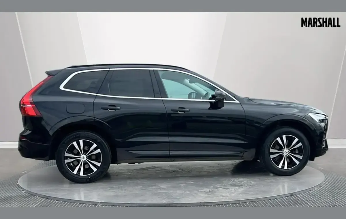 Used Volvo XC60 Core 247 HP (181 kW) 2024 Black SUV
