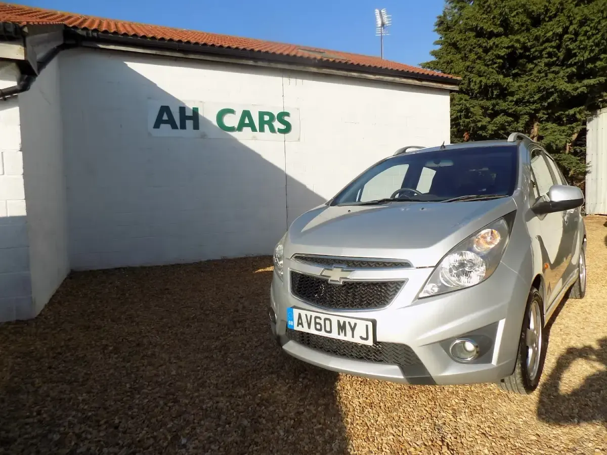 Used Chevrolet Spark LT 81 HP (59 kW) 2011 Silver Hatchback
