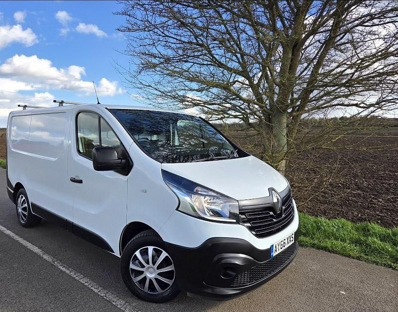 Used Renault Trafic Business 2017 White MPV
