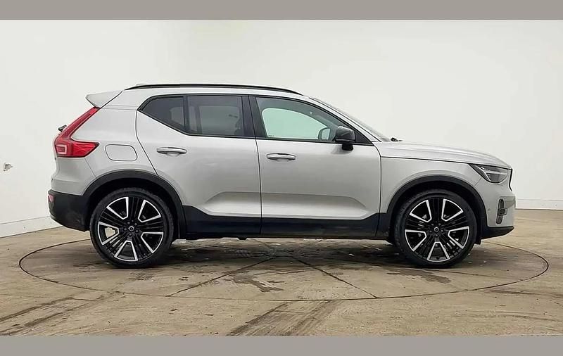 Used Volvo XC40 Ultra 194 HP (142 kW) 2025 Silver SUV
