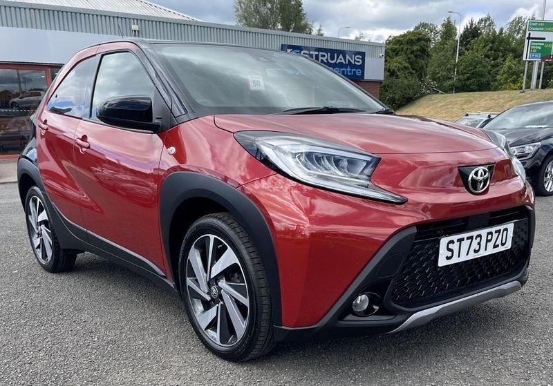 Used Toyota Aygo X 72 HP (52 kW) 2023 Red SUV
