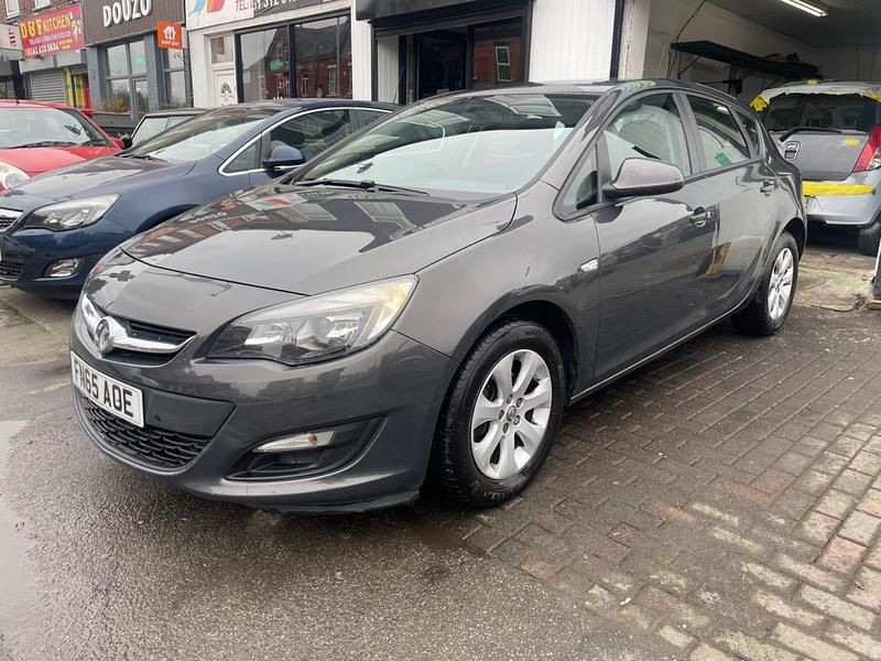 Used Vauxhall Astra Design Edition 2015 Grey Hatchback