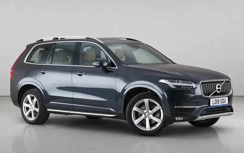 Used Volvo XC90 Momentum 235 HP (172 kW) 2019 SUV