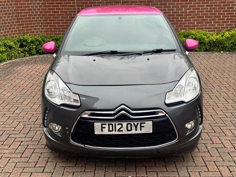 Usado Citroën DS3 120 HP (88 kW) 2012 Cinzento Citadino