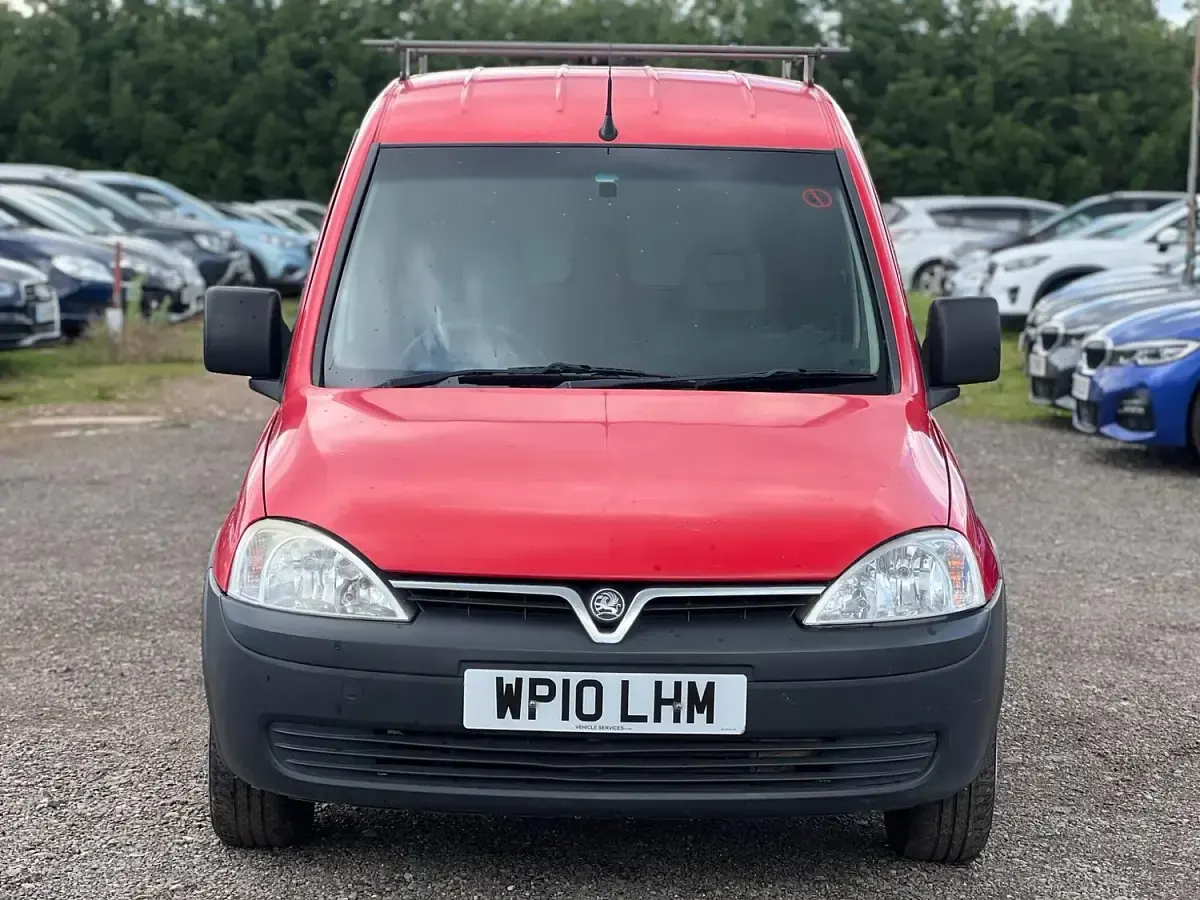 Used Vauxhall Combo 75 HP (55 kW) 2010 Red MPV