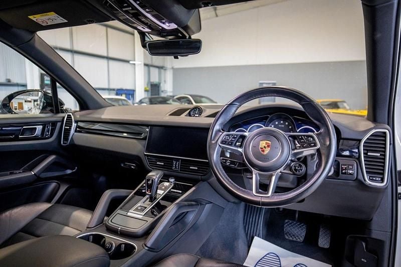 Used Porsche Cayenne 462 HP (339 kW) 2020 White SUV