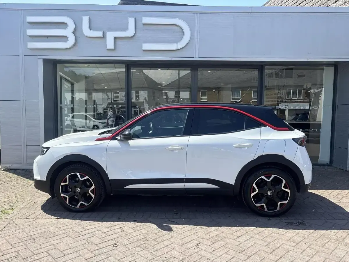Used Vauxhall Mokka SRi 98 kW (134 HP) 2022 White SUV