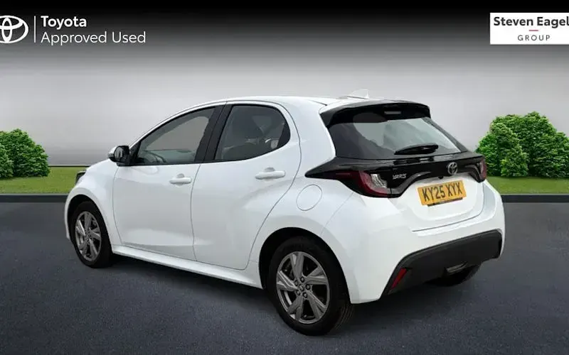 Second-hand Toyota Yaris Hybrid 116 CP (85 kW) 2026 Hatchback