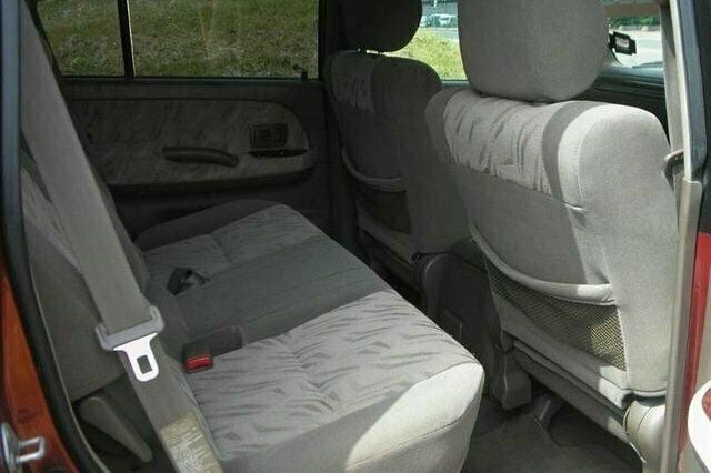 Used Toyota Land Cruiser 123 HP (90 kW) 2000 SUV