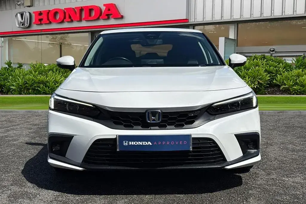 Used Honda Civic Advance 184 HP (135 kW) 2023 White Hatchback